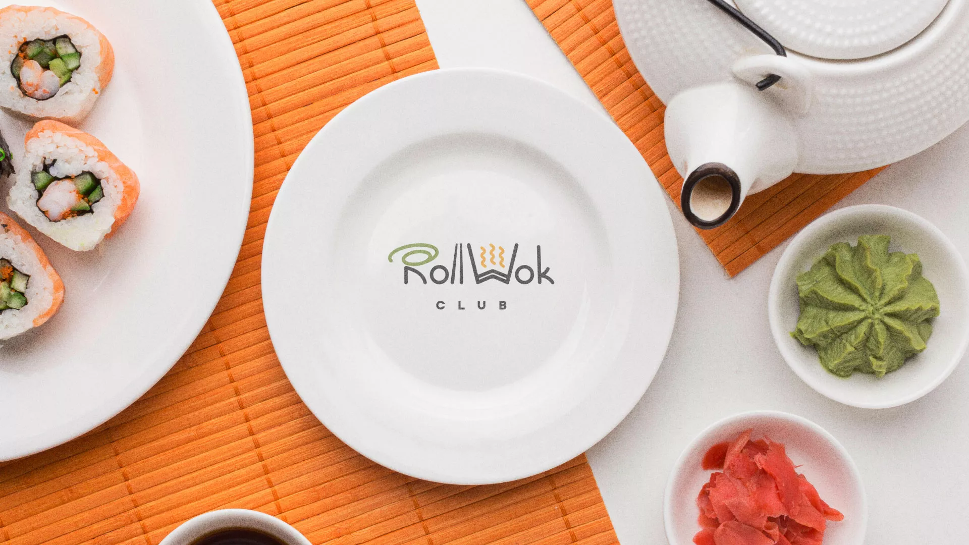 Разработка логотипа и фирменного стиля суши-бара «Roll Wok Club» в Ковдоре